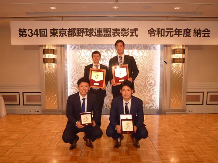 選手集合写真(上段左から野口亮太投手・茶谷良太外野手、下段左から酒井直哉外野手・橋本顕太朗内野手)