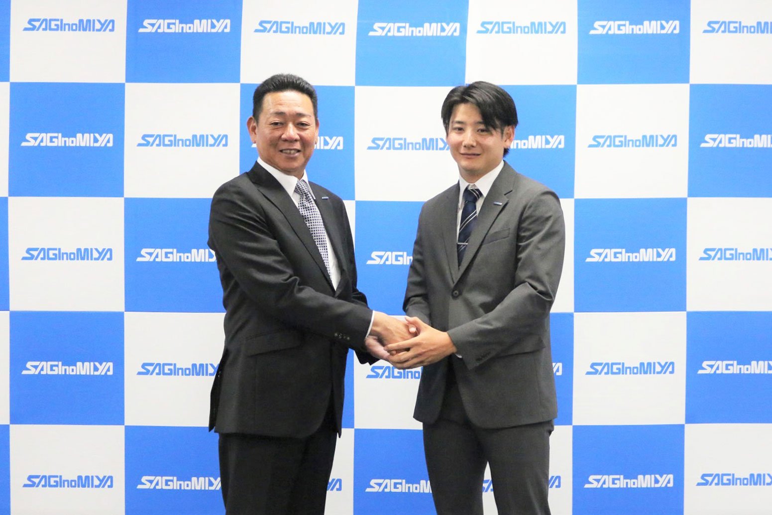 幡野監督との記念撮影を行いました